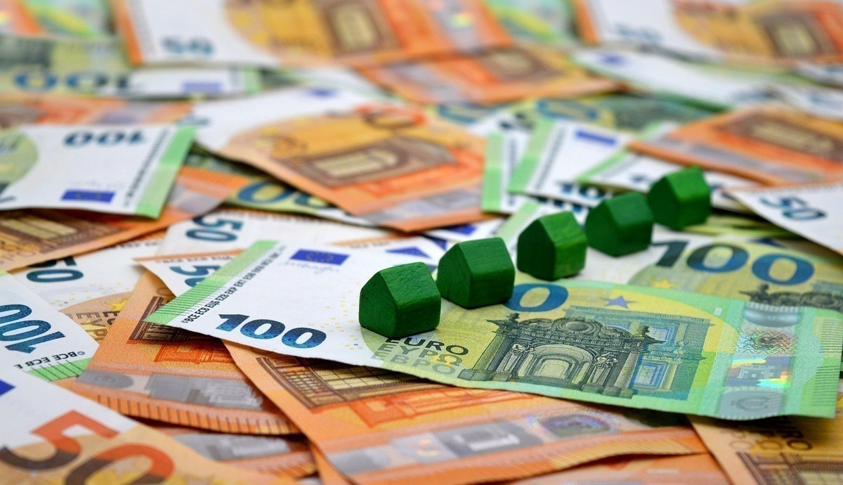 Finanzierung & Förderung in Stralsund: KfW-Förderung, Wohnbauförderung im Bundesland, Zinsentwicklung und Bankenvergleich. Alles Wichtige zur Immobilienfinanzierung im Überblick.